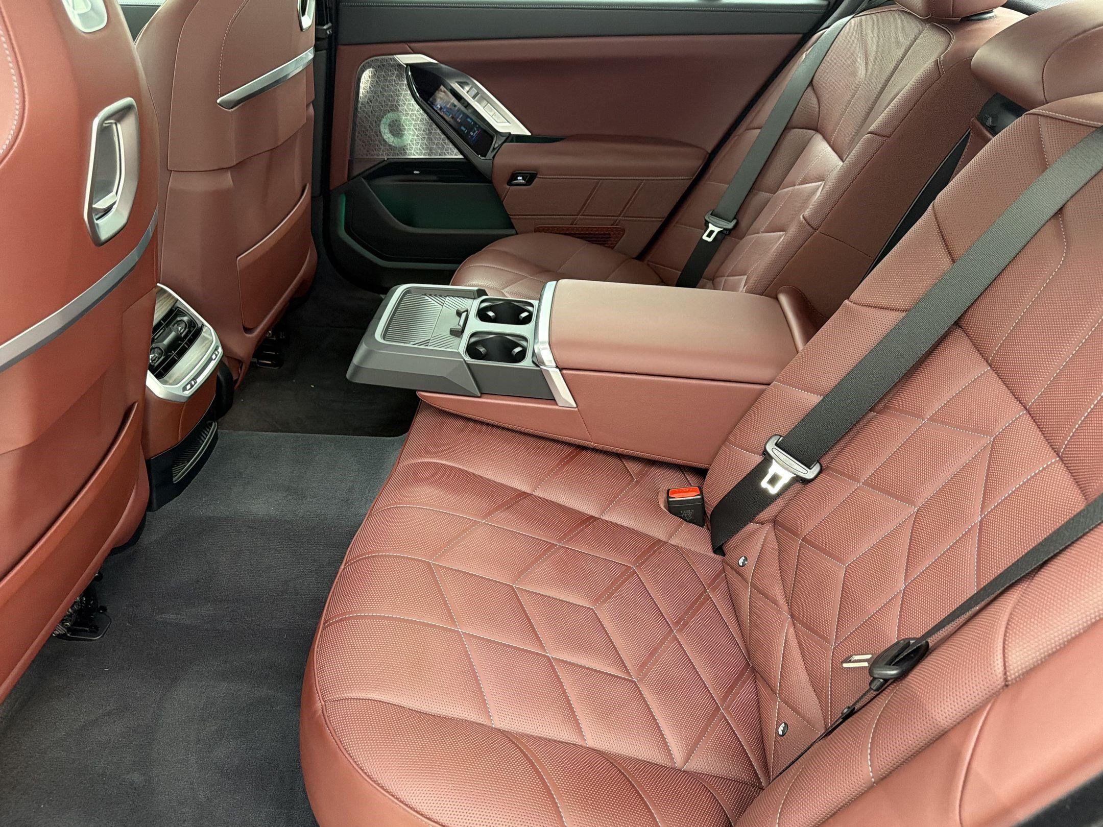Used 2025 BMW 760i xDrive AWD/4WD image 21