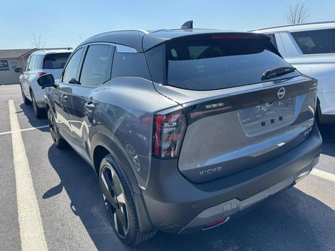 Used 2025 Nissan Kicks SR w/ SR Premium Package image 4