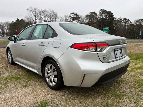 Used 2025 Toyota Corolla LE image 3