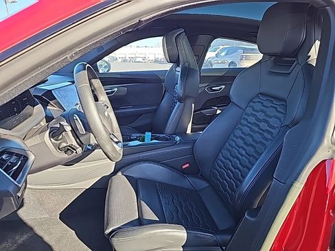 Used 2023 Audi e-tron GT Prestige w/ Prestige Package image 3