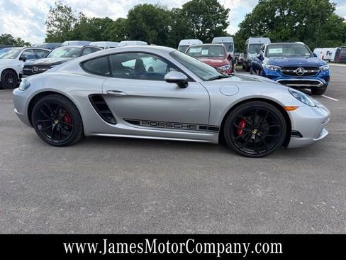 Used 2024 Porsche 718 Cayman w/ Premium Package RWD image 8