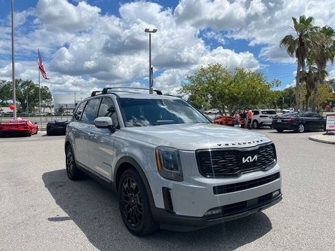 Used 2022 Kia Telluride SX w/ SX Prestige Package AWD/4WD image 3