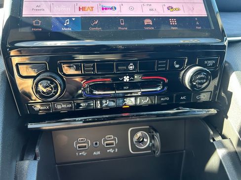 New 2025 Jeep Grand Cherokee L Limited image 23