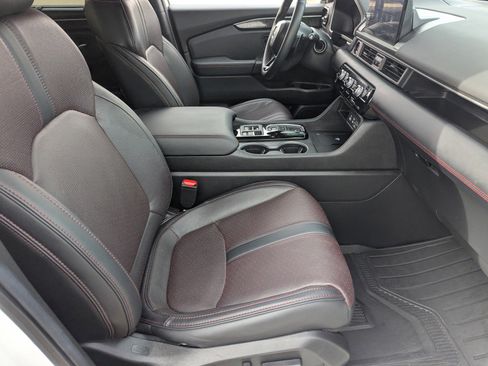 Used 2025 Honda Pilot Black Edition image 13