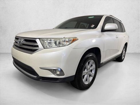 Used 2013 Toyota Highlander Plus FWD image 7