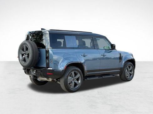 Used 2026 Land Rover Defender 110 X-Dynamic SE AWD/4WD image 8