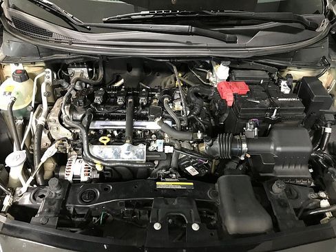 Used 2020 Nissan Versa S FWD image 31