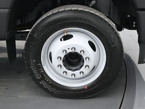 New 2025 Ford F550 2WD Regular Cab Super Duty image 15