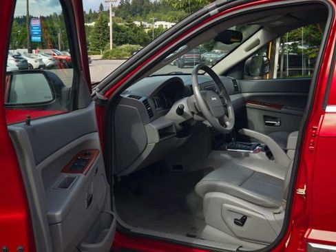 Used 2005 Jeep Grand Cherokee Limited AWD/4WD image 11