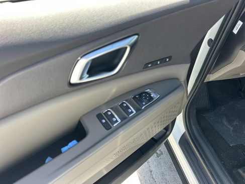 New 2026 Kia Carnival EX FWD image 13
