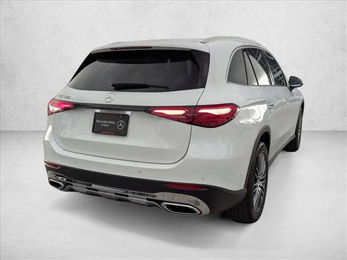 Used 2026 Mercedes-Benz GLC 300 image 5