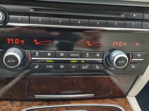 Used 2014 BMW 740Li image 24