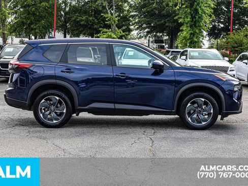 Used 2024 Nissan Rogue SV AWD/4WD image 10