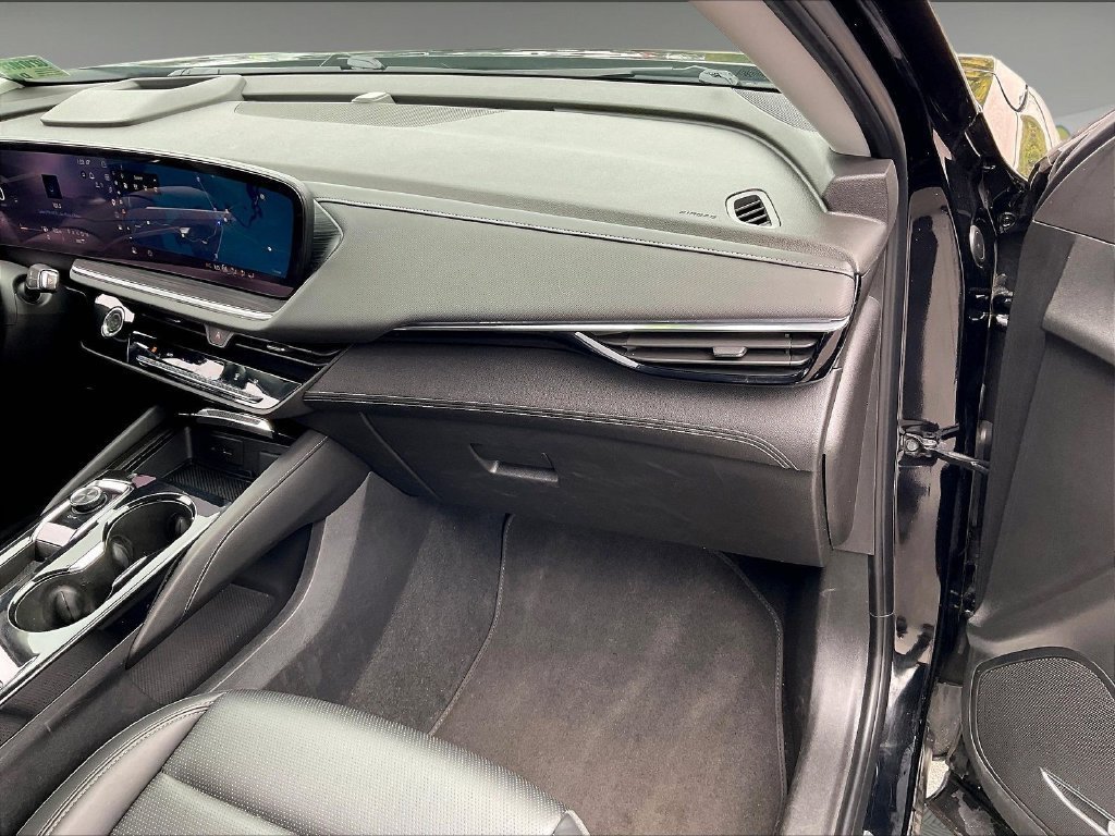 Used 2024 Buick Envision Preferred AWD/4WD image 12