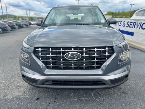 Certified 2025 Hyundai Venue SEL image 10