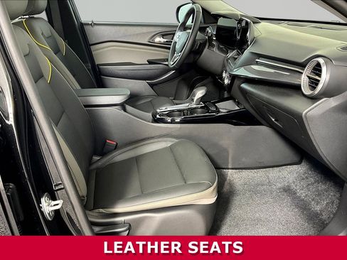 Used 2025 Chevrolet Trax ACTIV w/ Sunroof Package FWD image 27
