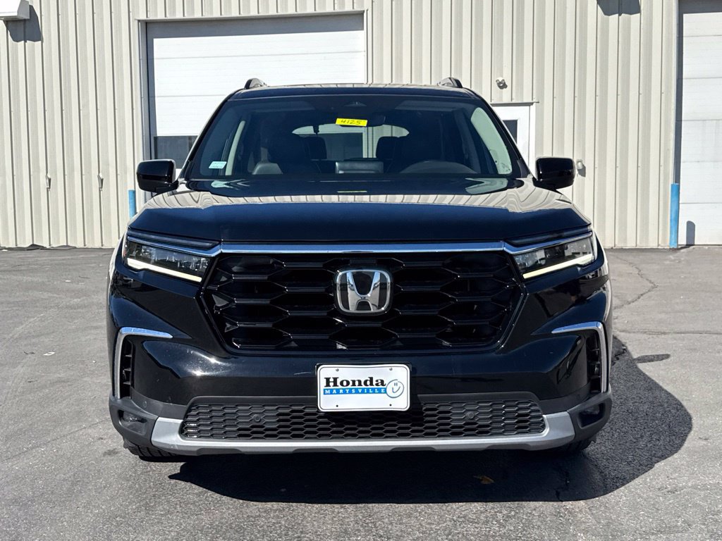Used 2023 Honda Pilot Touring image 2