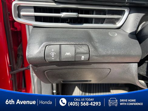 Used 2022 Hyundai Elantra Limited FWD image 34