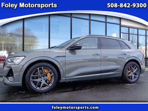 Used 2022 Audi e-tron Chronos image 1