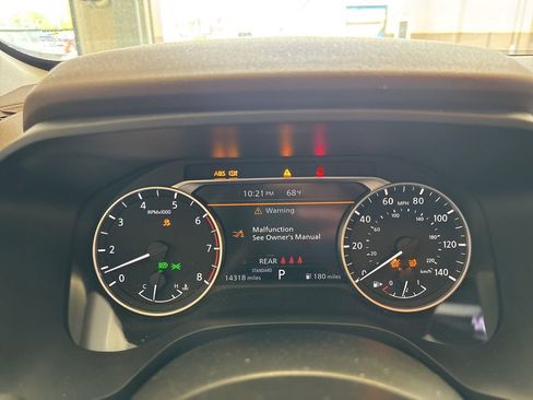 Used 2021 Nissan Rogue SV w/ Premium Package FWD image 3