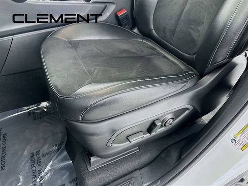 Used 2023 Jeep Grand Cherokee L Laredo image 29