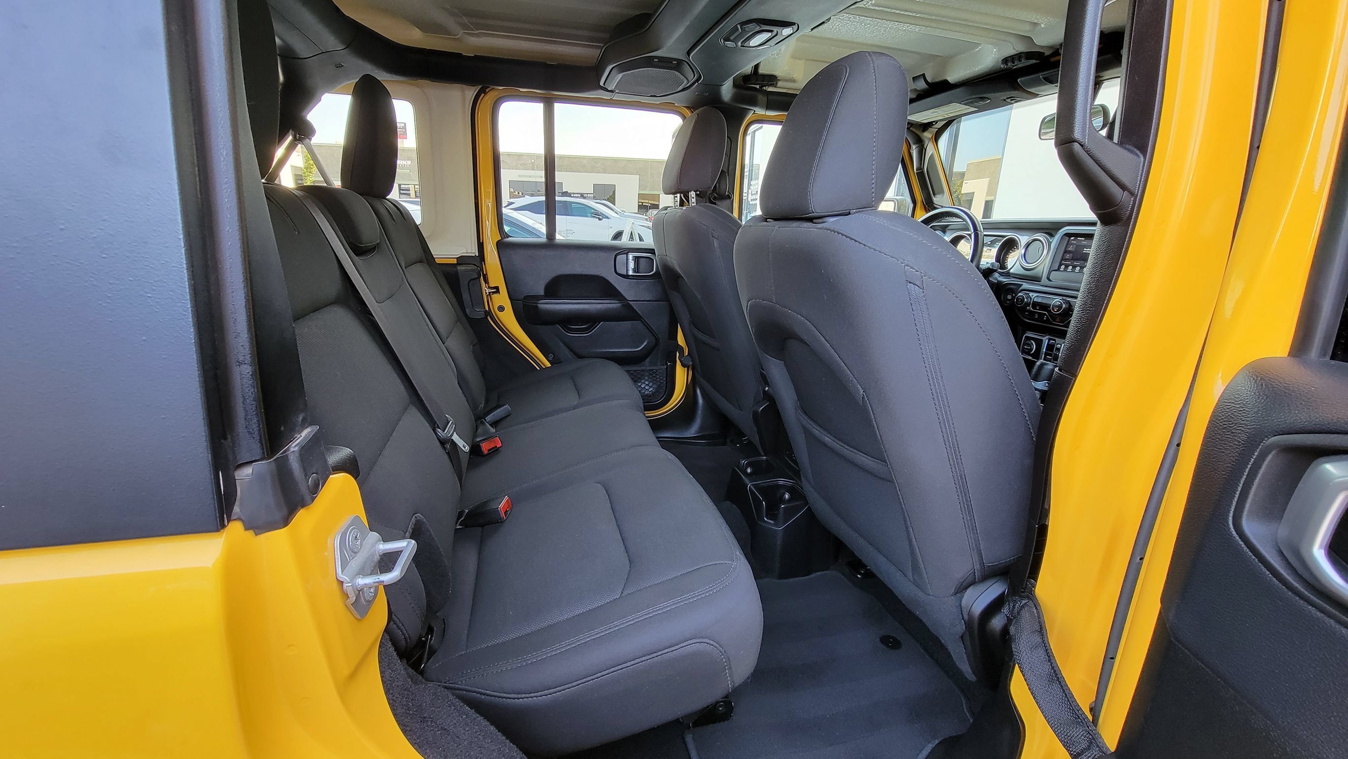Used 2019 Jeep Wrangler Unlimited Sahara AWD/4WD image 36