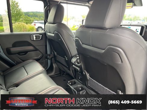 New 2025 Jeep Gladiator Rubicon image 25