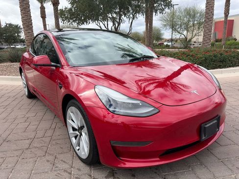 Used 2022 Tesla Model 3 Standard Range image 1