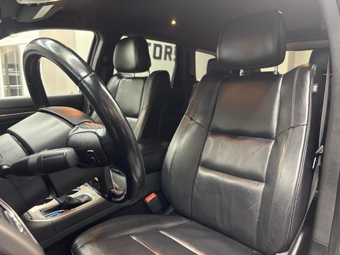 Used 2019 Jeep Grand Cherokee Limited AWD/4WD image 15