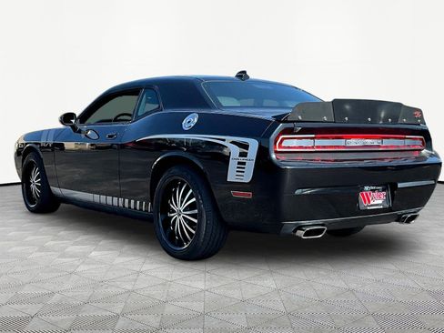 Used 2009 Dodge Challenger R/T RWD image 4