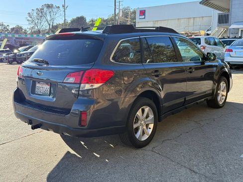 Used 2013 Subaru Outback 3.6R Limited w/ Moonroof Pkg AWD/4WD image 7