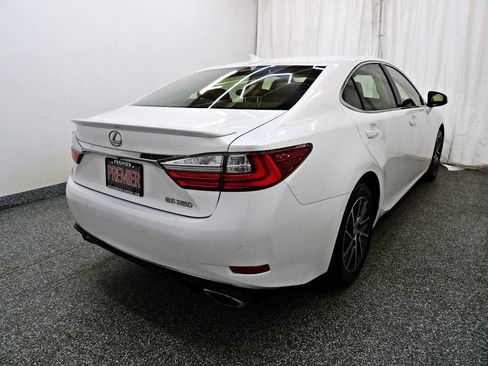Used 2016 Lexus ES 350 FWD image 5