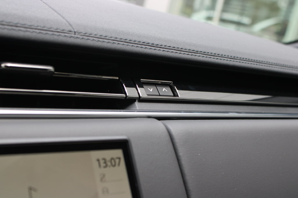 New 2026 Land Rover Range Rover SE AWD/4WD image 24