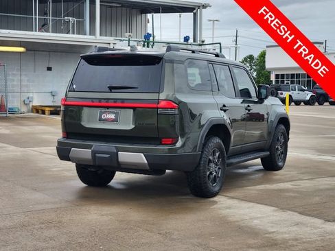 Used 2024 Lexus GX 550 AWD/4WD image 7