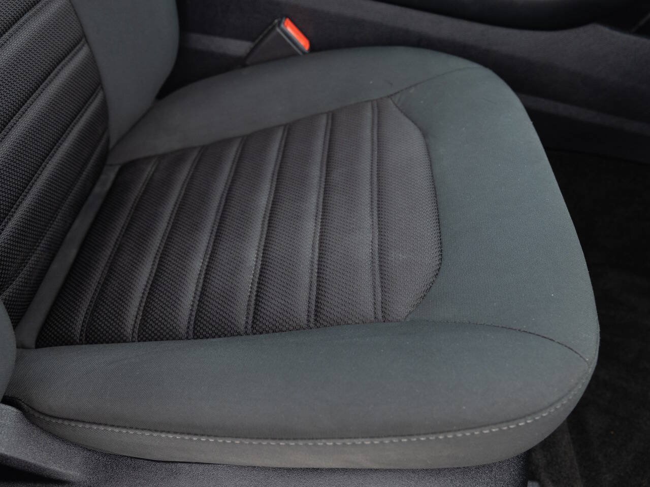 Used 2018 Ford Fusion SE w/ Fusion SE Technology Package FWD image 25