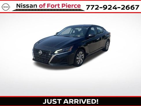 Certified 2025 Nissan Altima 2.5 S FWD image 1