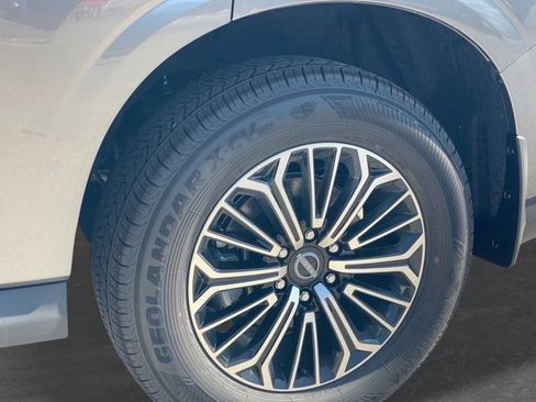 New 2026 Nissan Armada SL w/ Captain's Chari Seat Package image 10