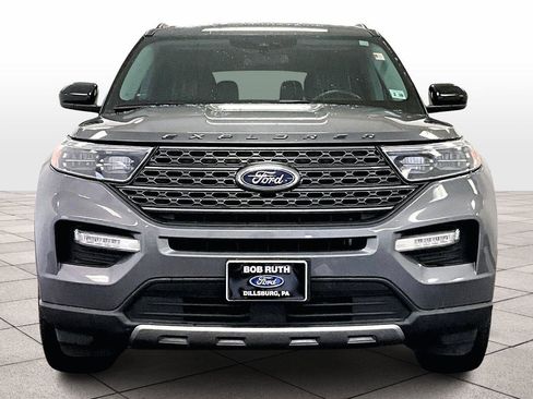 Certified 2022 Ford Explorer XLT w/ Equipment Group 202A image 3