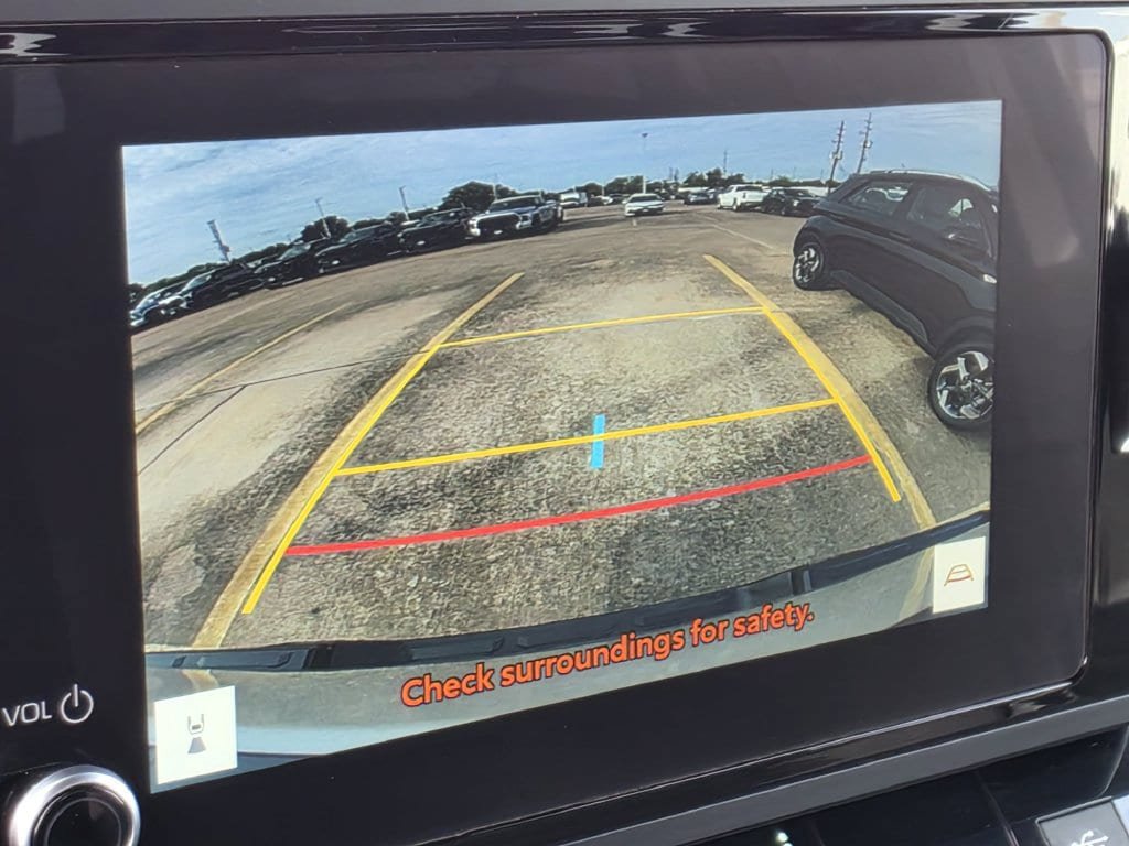 Used 2025 Toyota Tundra SR AWD/4WD image 18