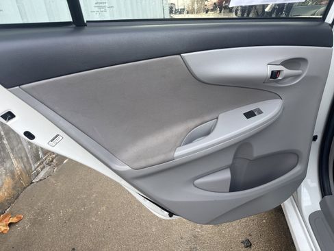 Used 2013 Toyota Corolla L image 9