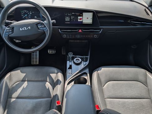 Certified 2024 Kia Niro Wave w/ Wave Preserve Package FWD image 14