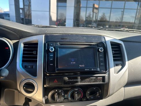 Used 2015 Toyota Tacoma 4x4 Double Cab image 11