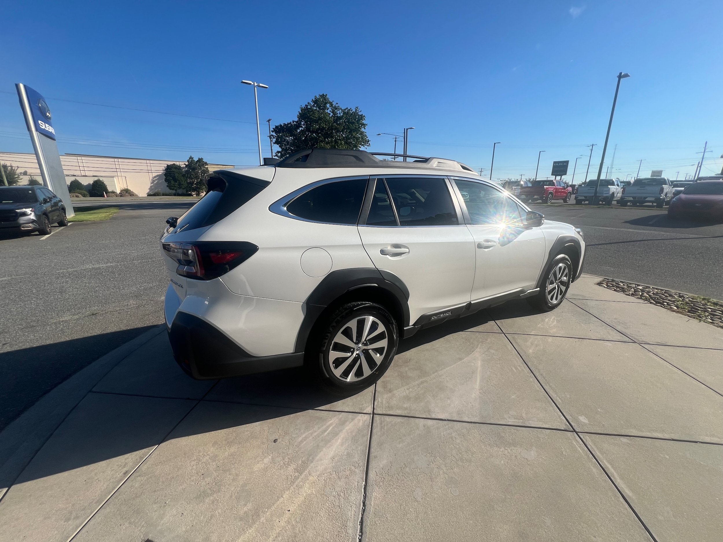 Certified 2023 Subaru Outback Premium AWD/4WD image 4
