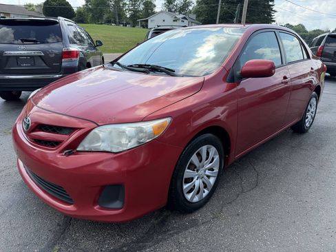 Used 2012 Toyota Corolla LE FWD image 2