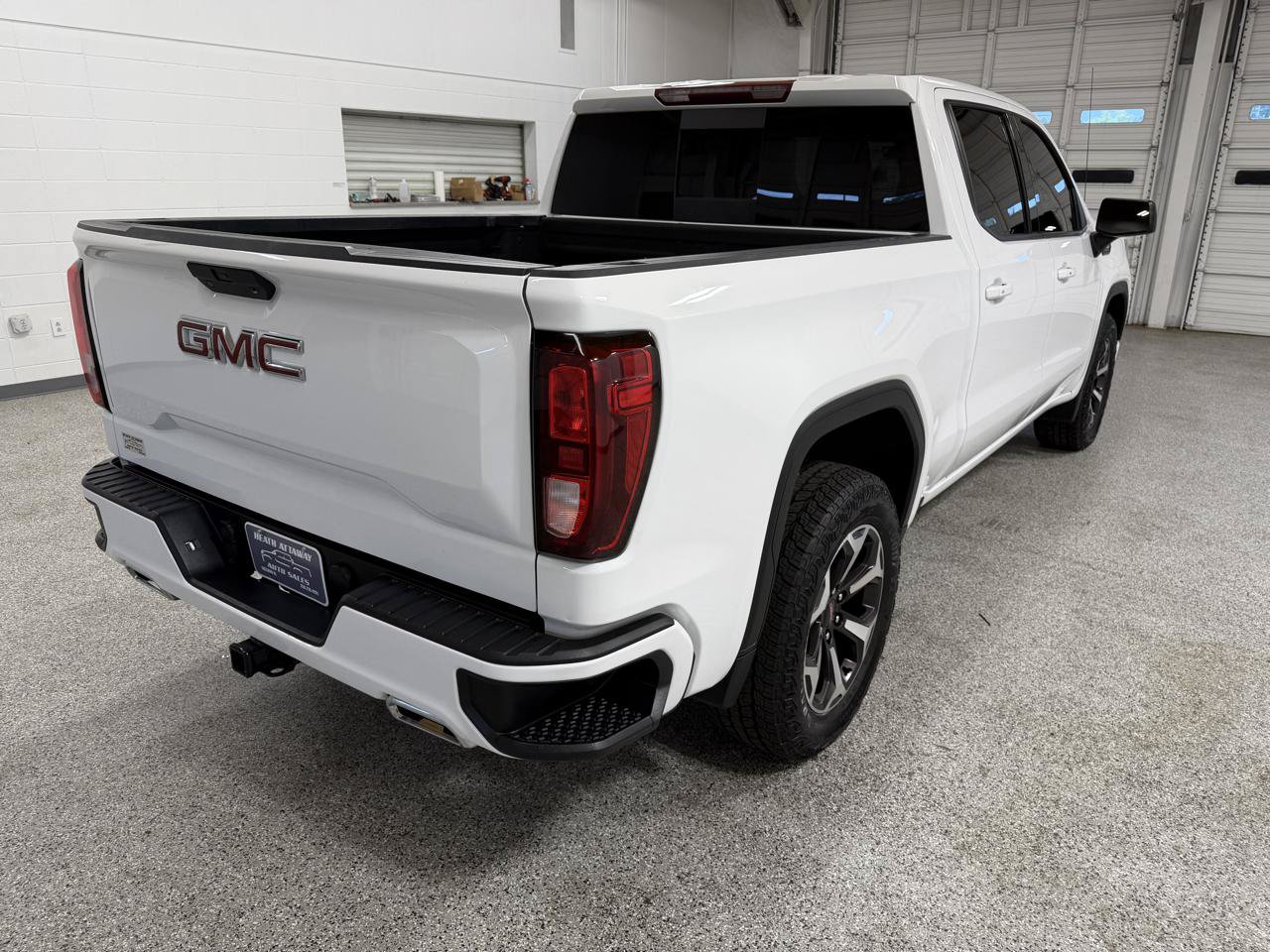 Used 2021 GMC Sierra 1500 Elevation w/ Preferred Package AWD/4WD image 5