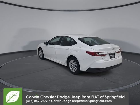 Used 2026 Toyota Camry LE FWD image 11