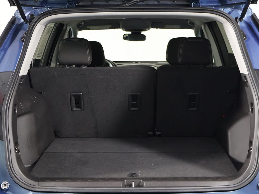 Used 2024 GMC Terrain SLE FWD image 18