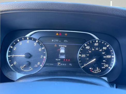 Used 2024 Nissan Frontier SV image 8