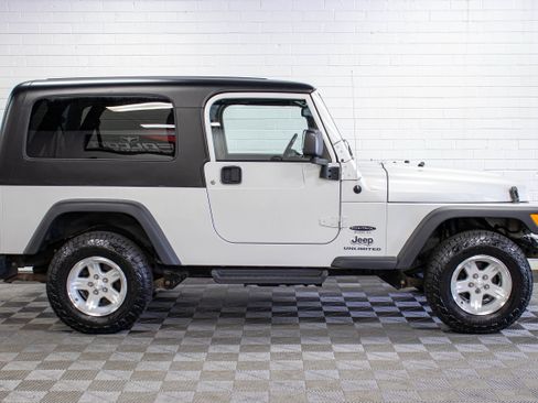 Used 2006 Jeep Wrangler Unlimited AWD/4WD image 2