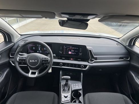 Used 2024 Kia Sportage LX image 13